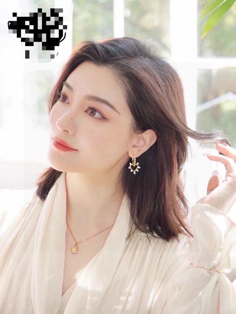 Ce1i*e earrings